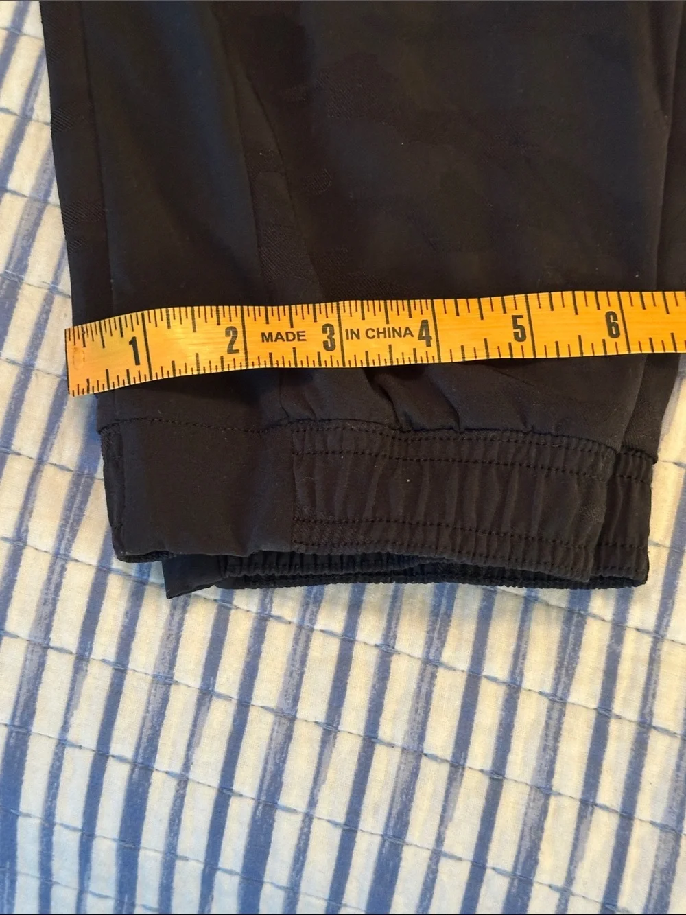 Athleta Women’s Textured Brooklyn Black Camo Jogger Pants Size 12